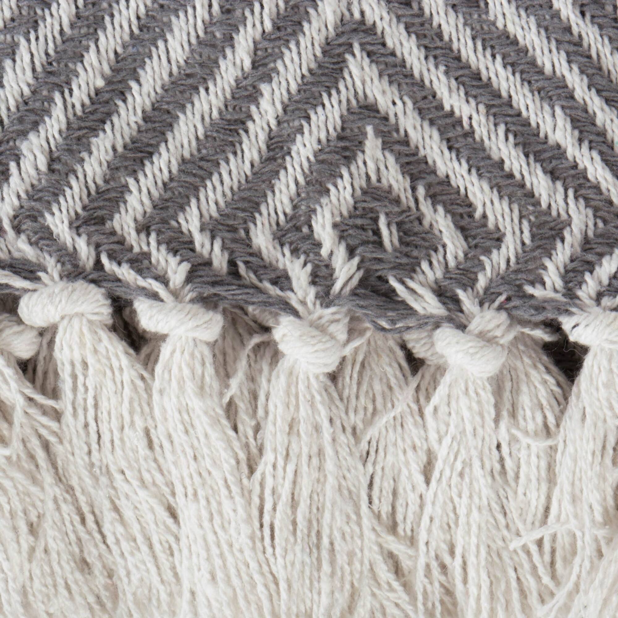 DII® Mineral X-Diamond Geometric Throw